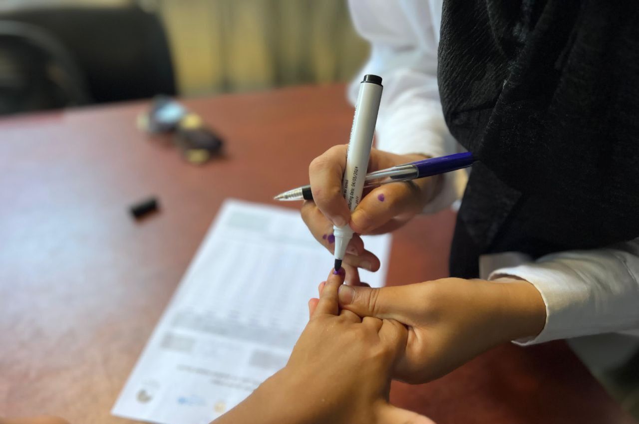 وزارة الصحة الفلسطينية تواصل حملات التطعيم جنوب القطاع ضد شلل الأطفال.. صور