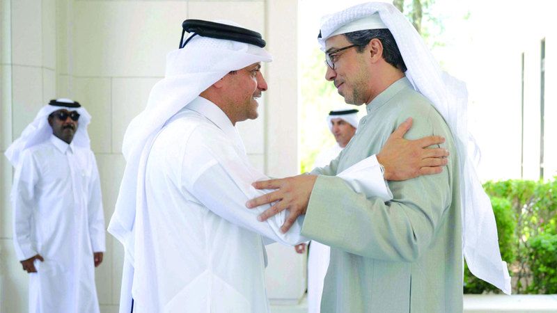 الامارات | منصور بن زايد يبحث مع رئيس الديوان الأميري القطري العلاقات الأخوية