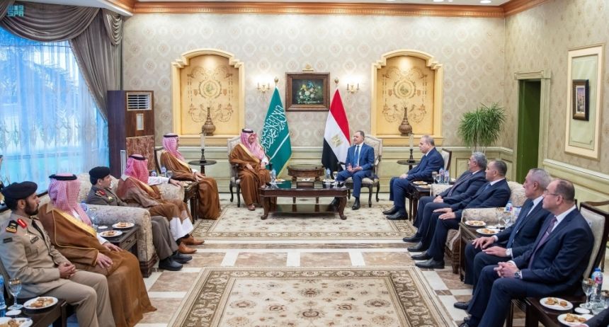 بتوجيه من القيادة.. وزير الداخلية يصل إلى القاهرة في زيارة رسمية