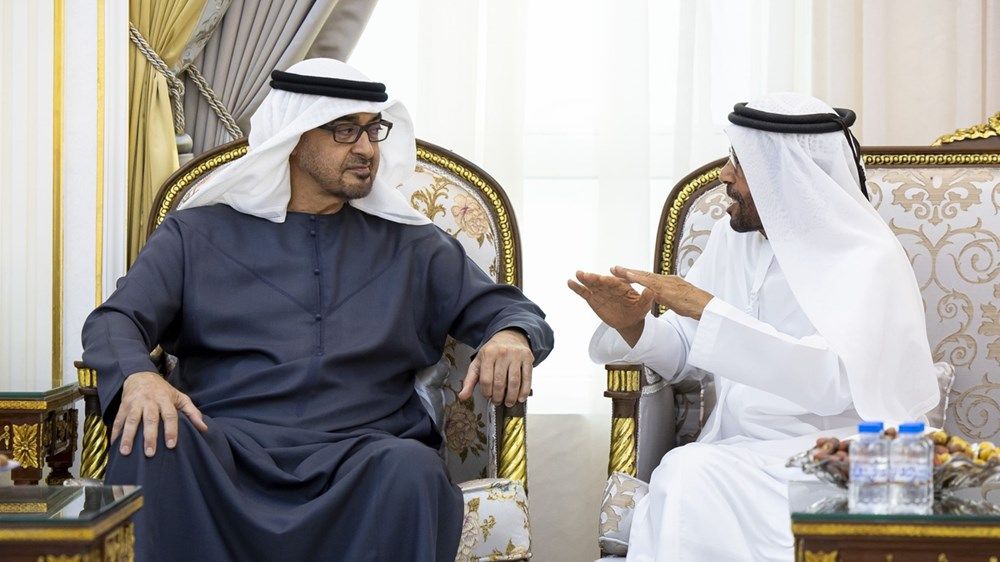رئيس الدولة يعزي في وفاة والدة خليفة حارب الخييلي في العين