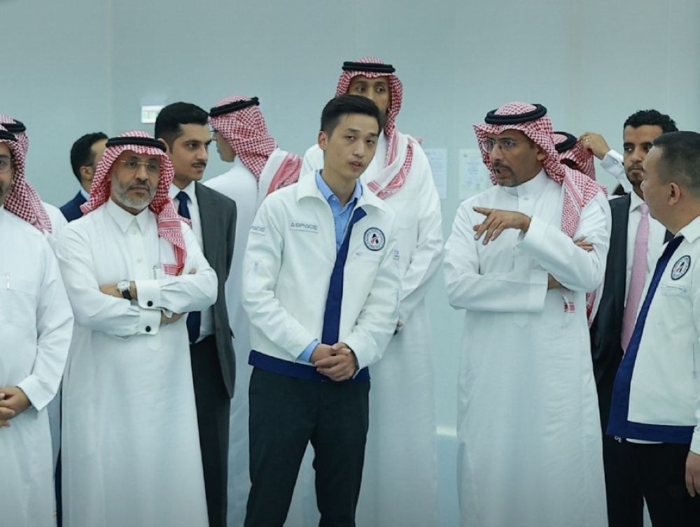 وزير الصناعة يبحث تعزيز التعاون الصناعي وجذب الاستثمارات خلال زيارته لـ "هونج كونج"