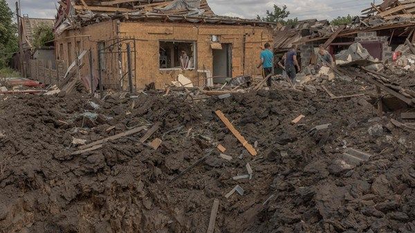 قصف جوي يستهدف شمال شرق أوكرانيا