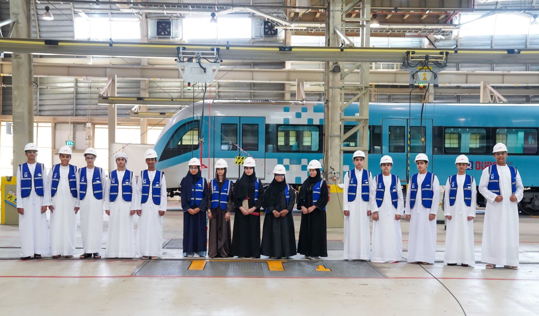 الامارات | هيئة الطرق والمواصلات في دبي تطلق مبادرة الابتعاث الأكاديمي لـ 15 طالباً من مواليد 9/9/2009