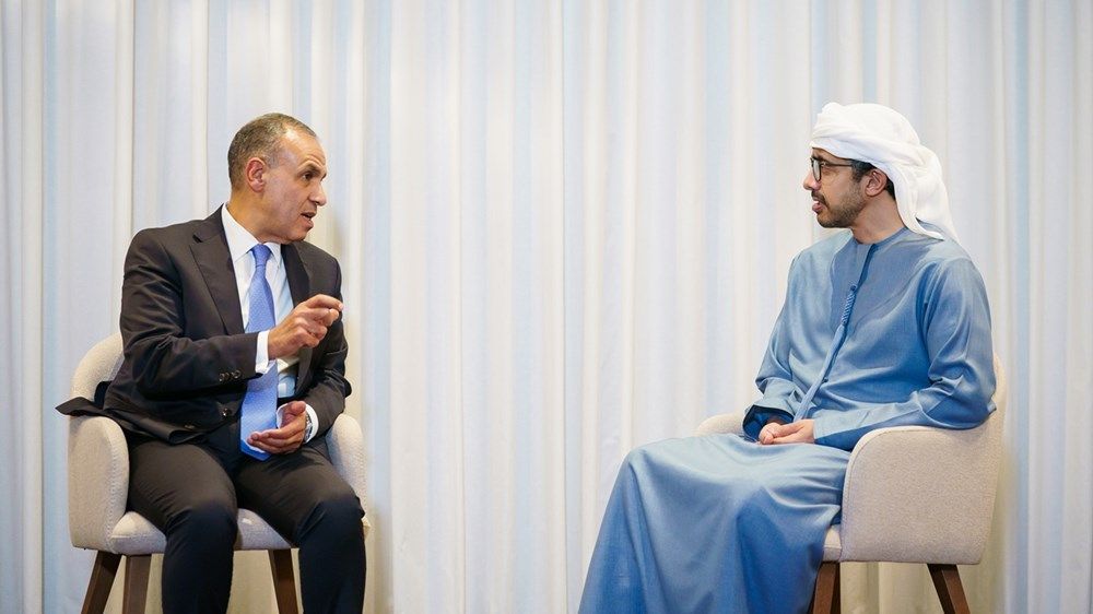 عبدالله بن زايد ووزير الخارجية المصري يبحثان العلاقات الأخوية والتطورات في المنطقة