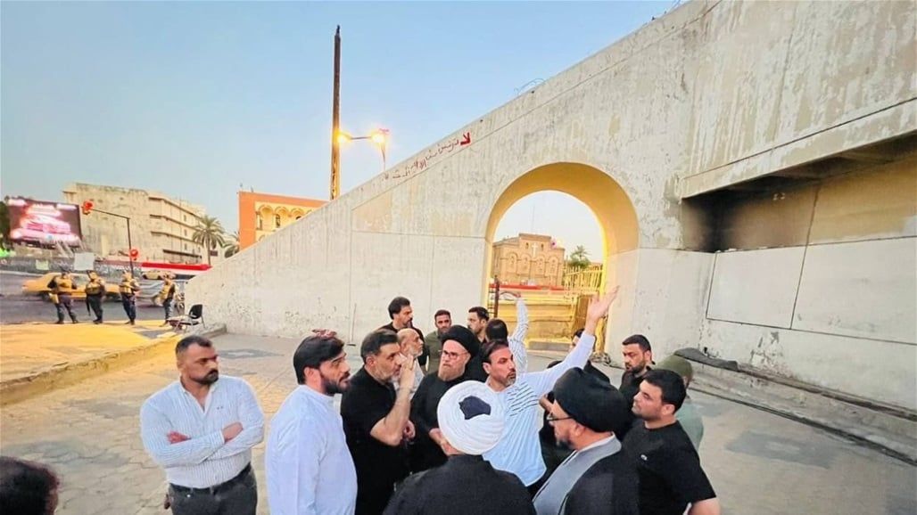 العودة الأولى للساحة منذ عام.. استعدادات "مبكرة جدًا" في التحرير لمليونية السيد الصدر (صور)