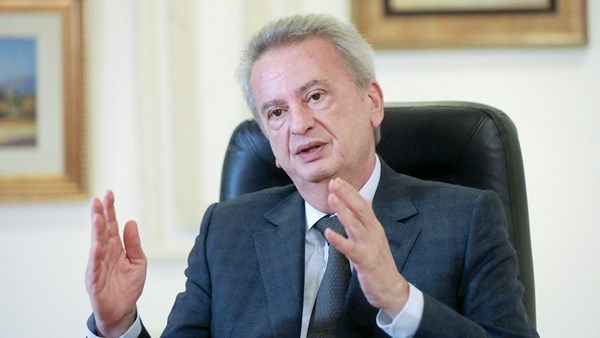 القضاء يبقي حاكم مصرف لبنان السابق قيد الاحتجاز