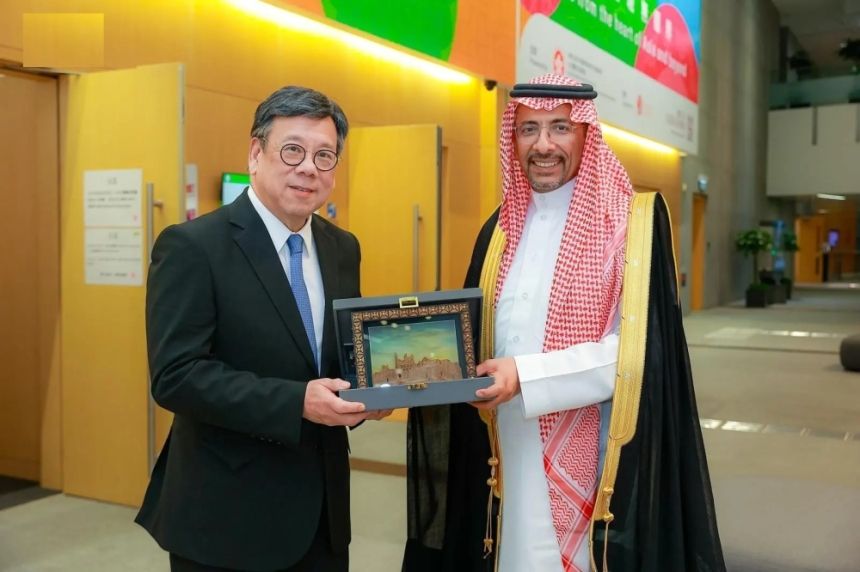 بعد نشاط مكثف.. وزير الصناعة يختتم زيارته الرسمية إلى الصين