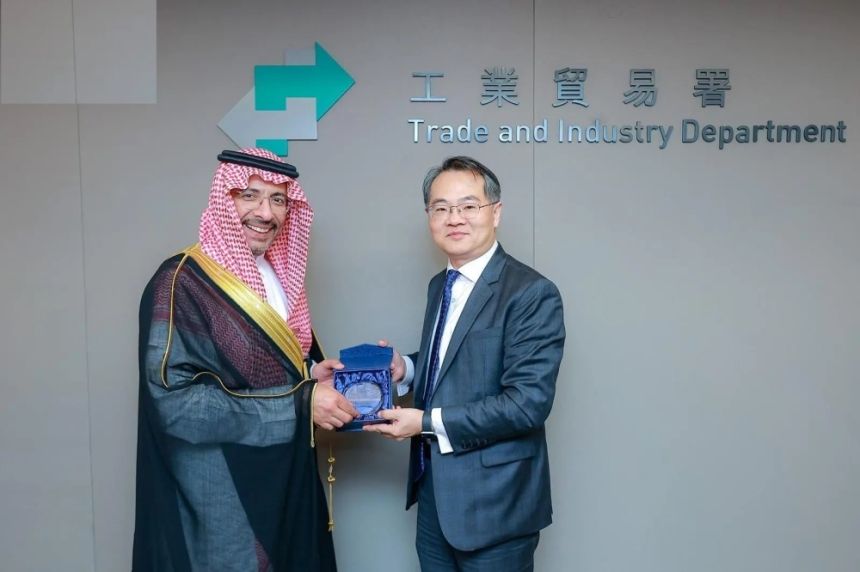 بعد نشاط مكثف.. وزير الصناعة يختتم زيارته الرسمية إلى الصين