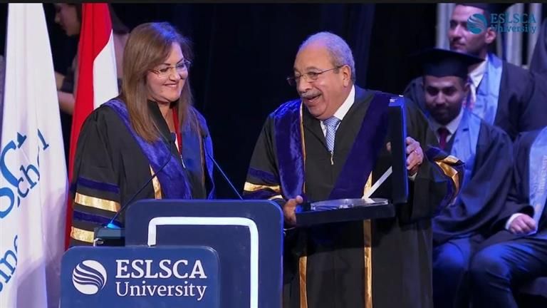 الدكتوراه ليست نهاية المطاف.. هالة السعيد توجه رسالة لشباب الخريجين