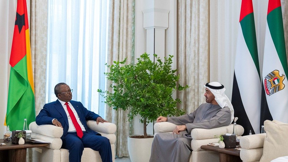 رئيس الدولة ورئيس غينيا بيساو يبحثان علاقات التعاون بين البلدين