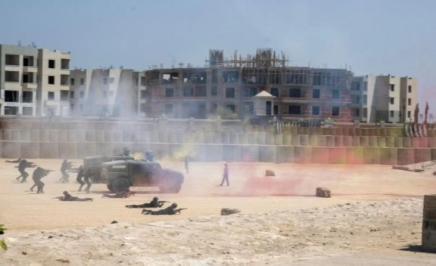 بالصور.. وزير الداخلية يزور معهد تدريب القوات الخاصة في مصر