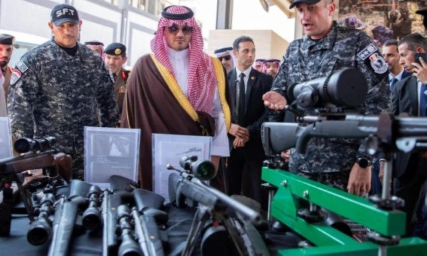 بالصور.. وزير الداخلية يزور معهد تدريب القوات الخاصة في مصر