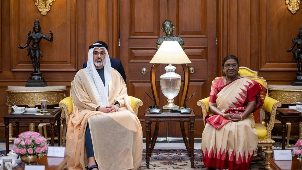 ولي عهد أبوظبي يبحث مع رئيسة الهند علاقات الصداقة والتعاون بين البلدين