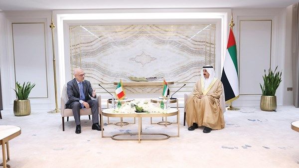 صقر غباش يستقبل سفراء إيطاليا وكازاخستان وباراغواي