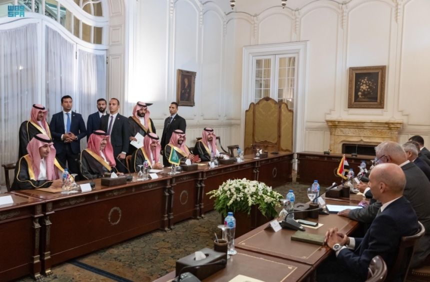 وزير الخارجية يبحث مع نظيره المصري انطلاق مجلس التنسيق بين البلدين