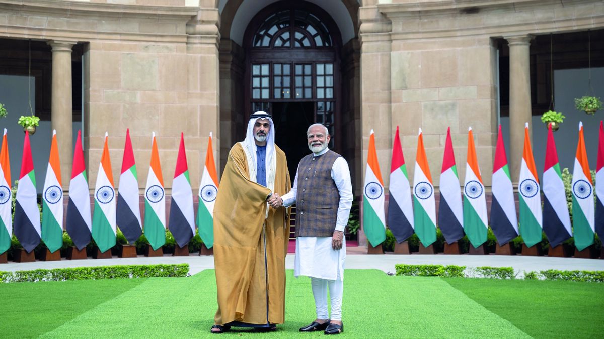 الامارات | ولي عهد أبوظبي ورئيس وزراء الهند يبحثان  تعزيز العلاقات بين البلدين
