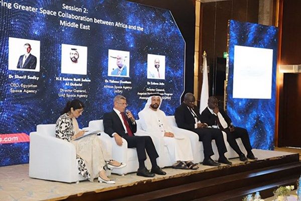 الإمارات تشارك في مؤتمر "آفاق الفضاء الجديدة بين أفريقيا والشرق الأوسط" بمصر