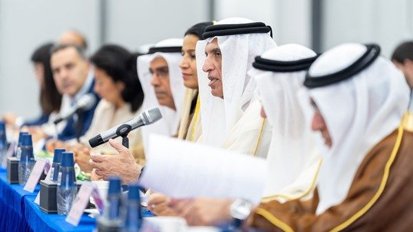 حاكم رأس الخيمة يحضر ندوة التعاون الاقتصادي والتجاري في الصين