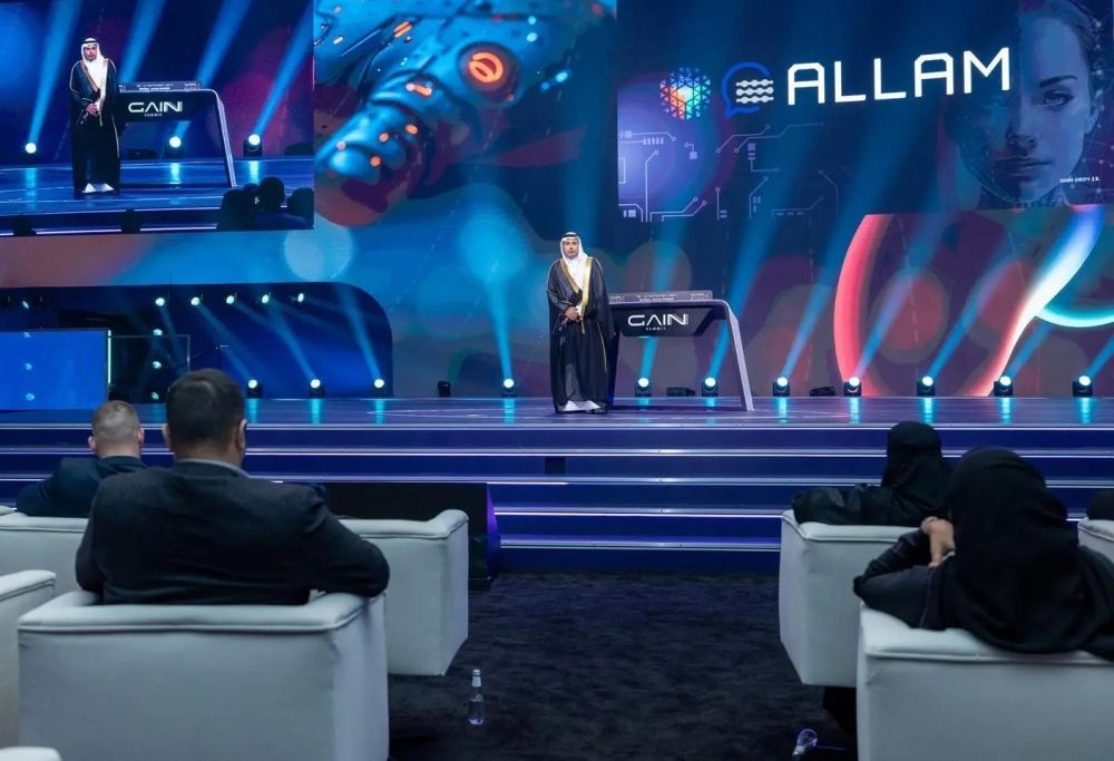 نموذج "علام" الأفضل عالميًا بين النماذج التوليدية باللغة العربية