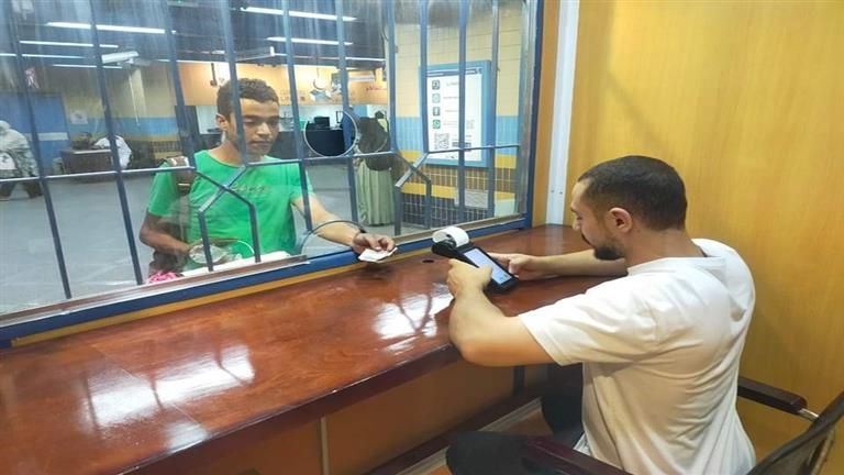 صور.. طريقة جديدة لشراء تذاكر قطارات السكة الحديد