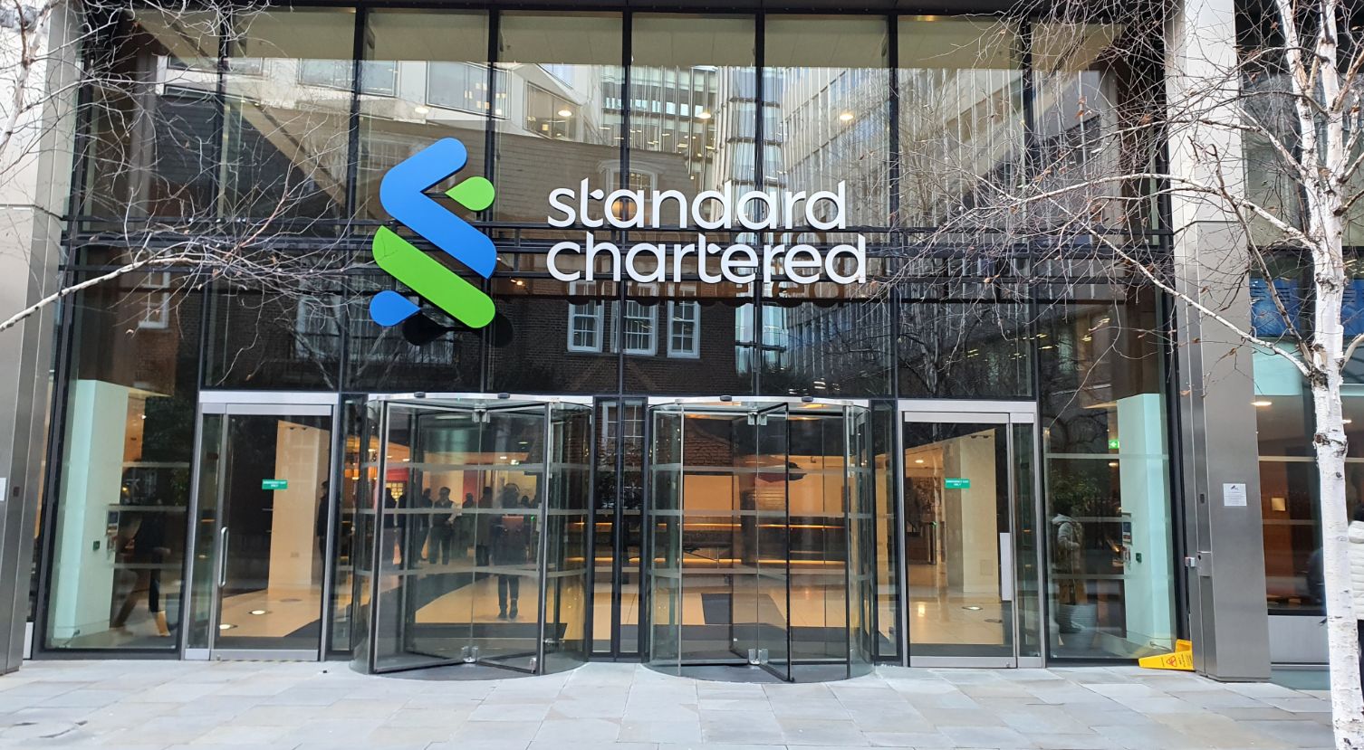 بنك “ستاندرد تشارترد” يُطلق خدمات حفظ العملات الرقمية في الإمارات العربية المتحدة