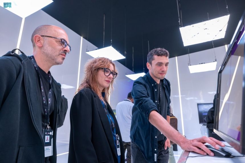 وسط حضور لافت.. قمة الذكاء الاصطناعي تواصل أعمالها لليوم الثاني