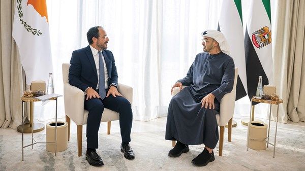 رئيس الدولة والرئيس القبرصي: أهمية الوقف الفوري لإطلاق النار في قطاع غزة