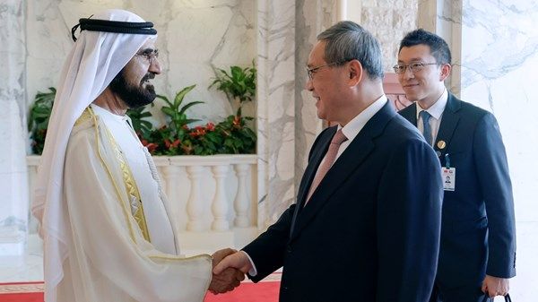 محمد بن راشد يبحث مع رئيس مجلس الدولة الصيني مستقبل الشراكة الاستراتيجية بين البلدين