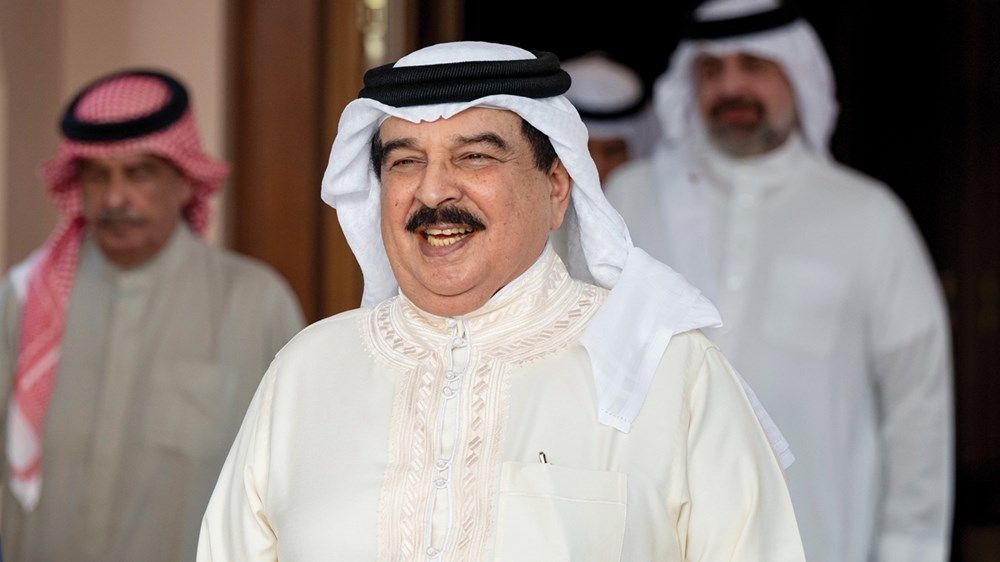 رئيس الدولة وملك البحرين: تعزيز العمل المشترك لخدمة التنمية