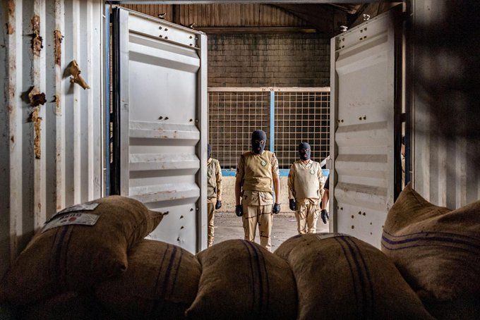 السعودية | 19 مهرباً للمخدرات و5 مخالفين للبيئة بقبضة “الأمن”