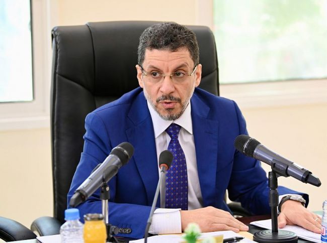 رئيس الوزراء بن مبارك يلتقي ممثلي البنوك والمصارف اليمنية المشاركون في المؤتمر المصرفي العربي