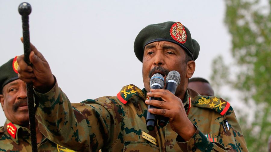 البرهان يرفض التدخل الأجنبي في السودان