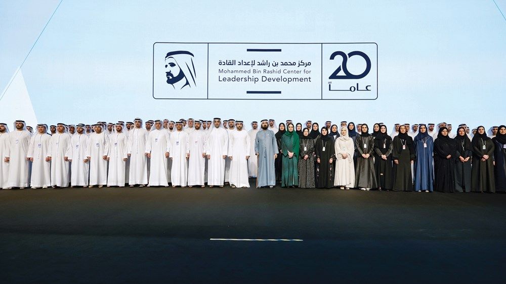 محمد بن راشد: تطوير برامج متكاملة لإعداد جيل من القادة