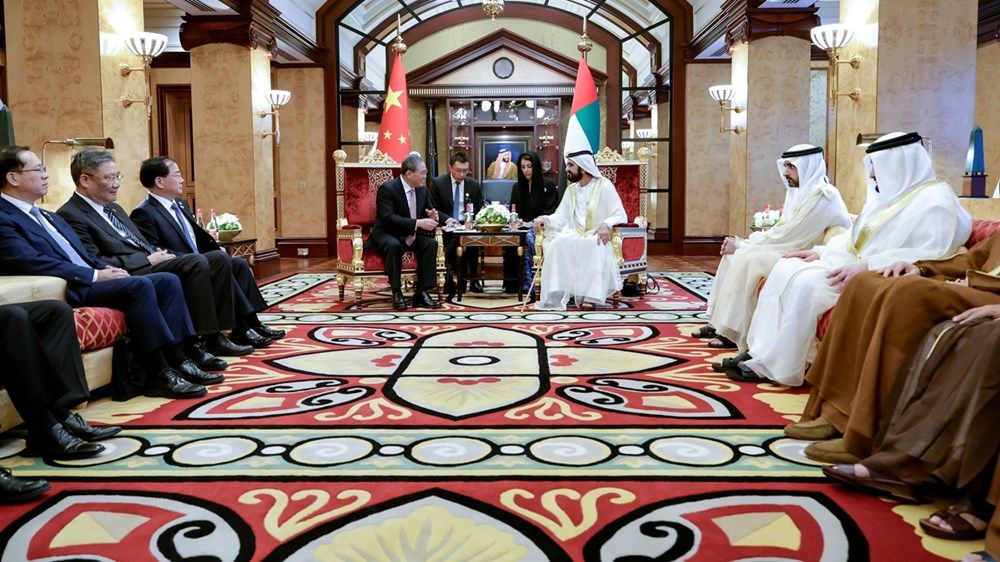 محمد بن راشد يبحث مع رئيس مجلس الدولة الصيني مستقبل الشراكة الاستراتيجية بين البلدين
