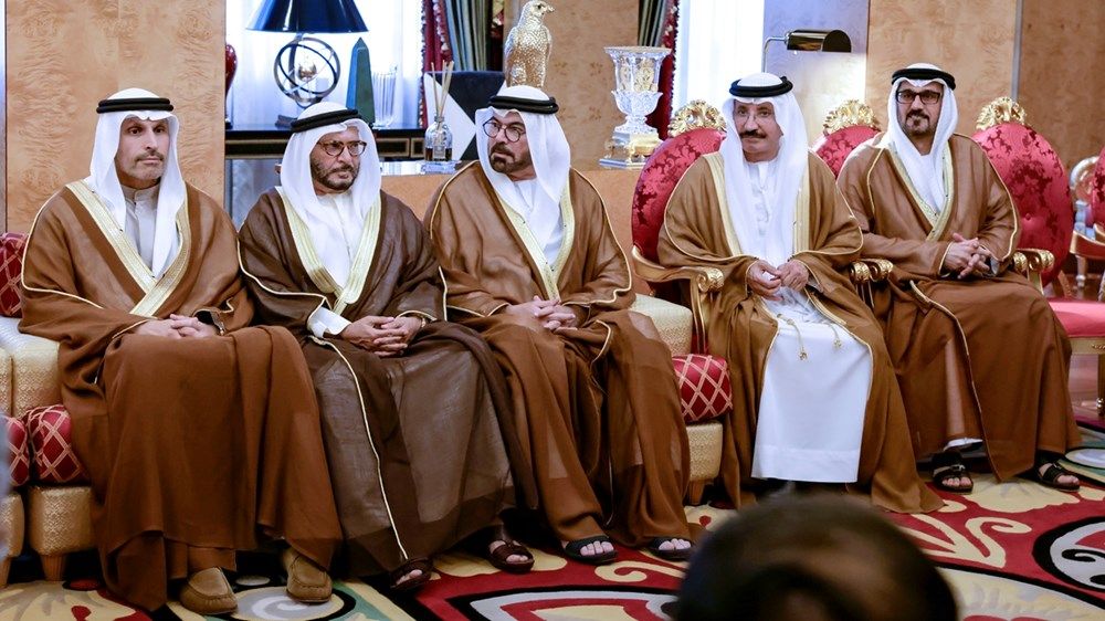 محمد بن راشد يبحث مع رئيس مجلس الدولة الصيني مستقبل الشراكة الاستراتيجية بين البلدين