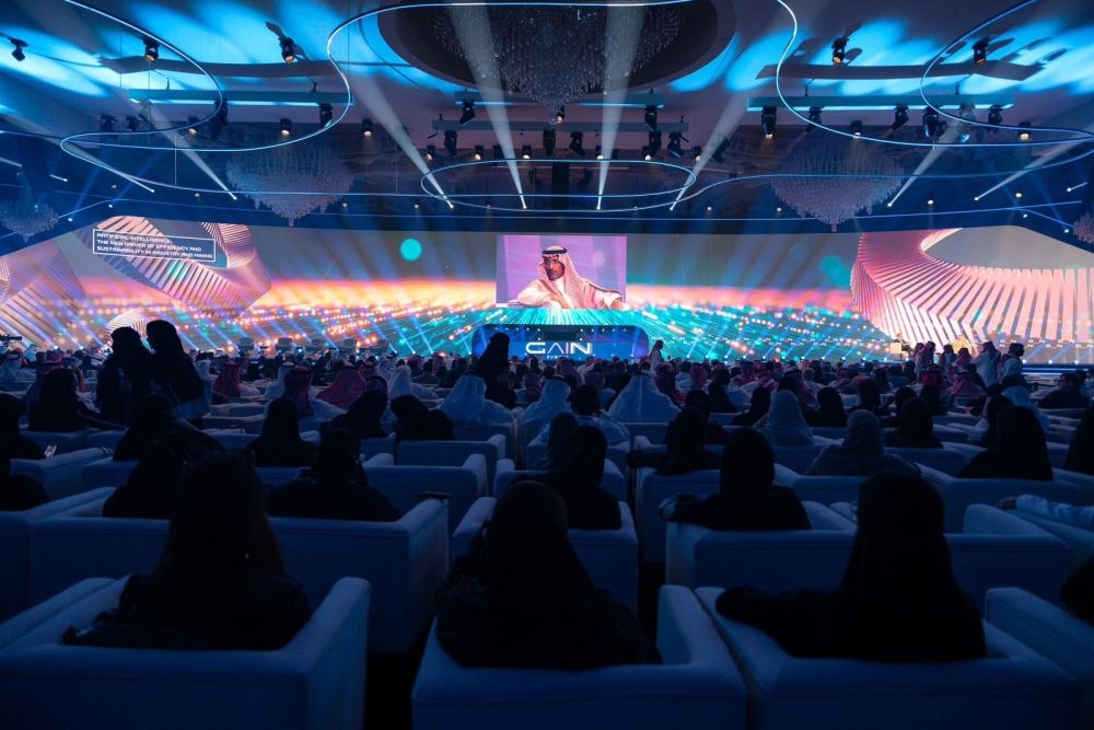 وزير الصناعة تطبيقات الذكاء الاصطناعي تحسّن كفاءة الإنتاج