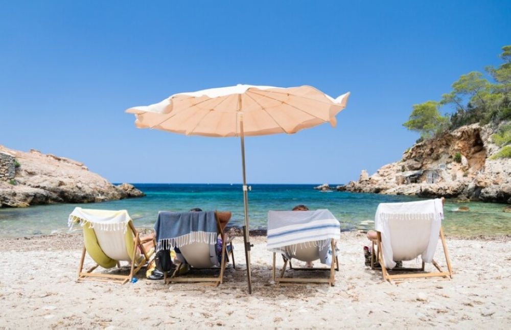 كاميرات مراقبة وزوارق إنقاذ.. اشتراطات جديدة لتشغيل الشواطئ السياحية