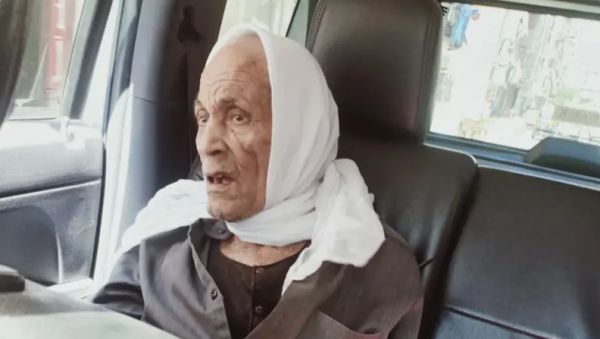 الامارات | له 55 حفيداً .. عجوز اسكندراني يتعلم القراءة والكتابة في عمر الـ 109 أعوام