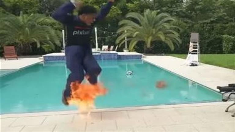 "روبوت كلب" يطلق النار على مالكه "اليوتيوبر" وهذا ما حدث