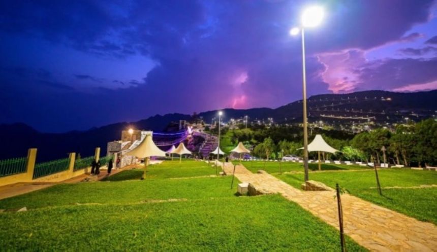 مشاهد رائعة.. هطول أمطار متفرقة على الباحة