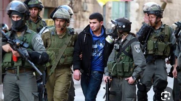 الاحتلال الإسرائيلي يعتقل مواطنين غرب الخليل