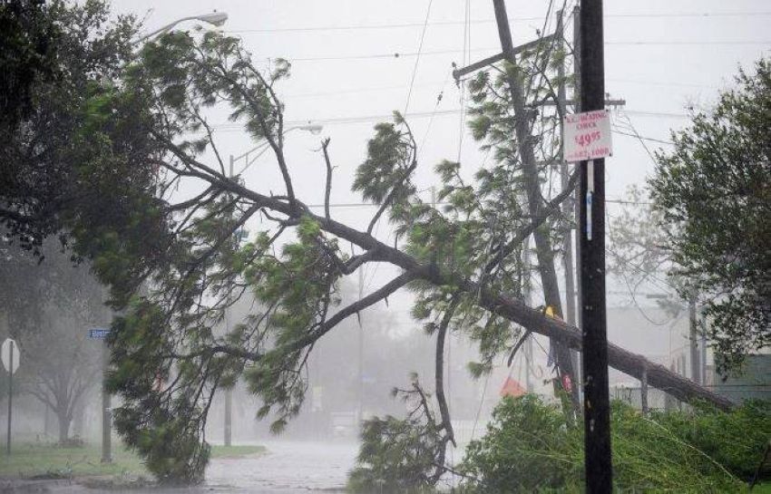 انقطاع الكهرباء عن 60 ألف منزل في التشيك بسبب العواصف