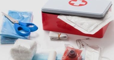 شنطة الإسعافات الأولية.. 10 عناصر أساسية في حقيبة الطوارئ لا تستغنى عنها