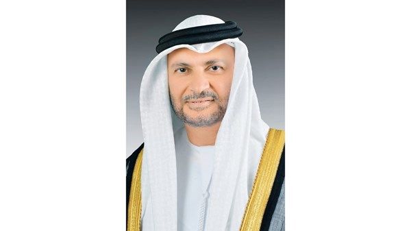 أنور قرقاش يلتقي الممثل الأعلى في الاتحاد الأوروبي
