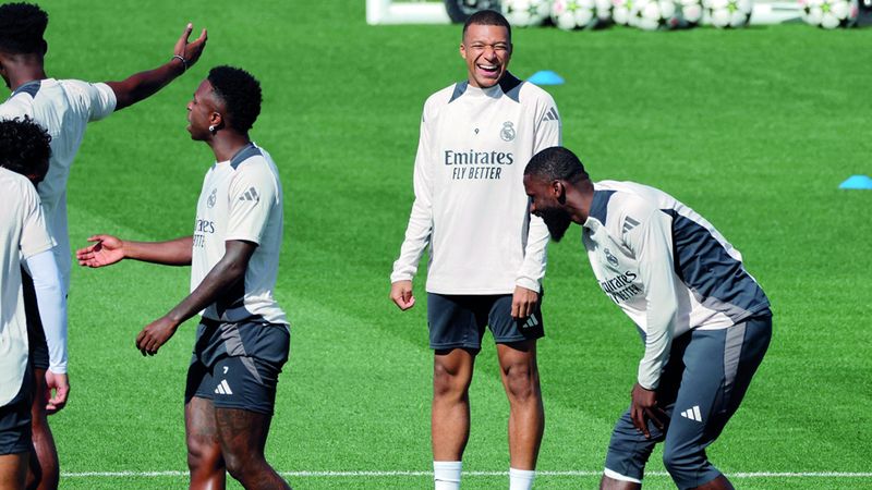 الامارات | ريال مدريد يواجه شتوتغارت.. وقمة مشتعلة بين ميلان وليفربول