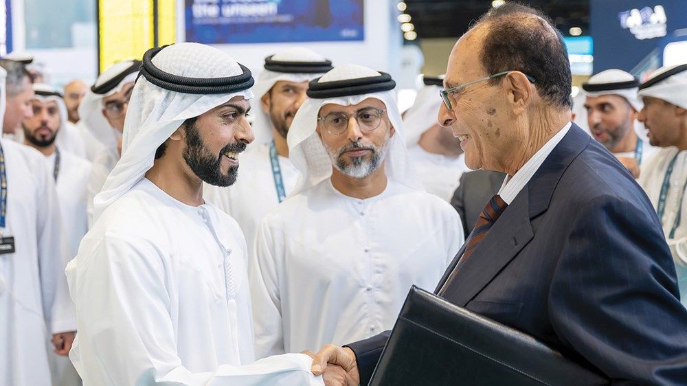 خليفة بن طحنون يحضر افتتاح المعرض والمؤتمر العالمي للمرافق