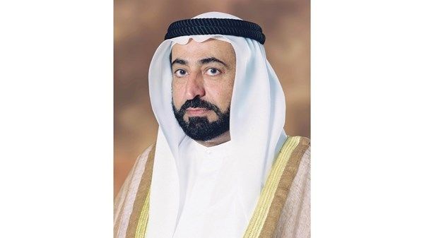سلطان القاسمي يصدر قراراً إدارياً بمنح وسام شرطة الشارقة للواء سيف الزري الشامسي
