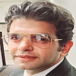 أمريكا أولًا أمْ أمريكا العولمة؟ الولايـات المتحــدة أمام مفتر ق الطر ق