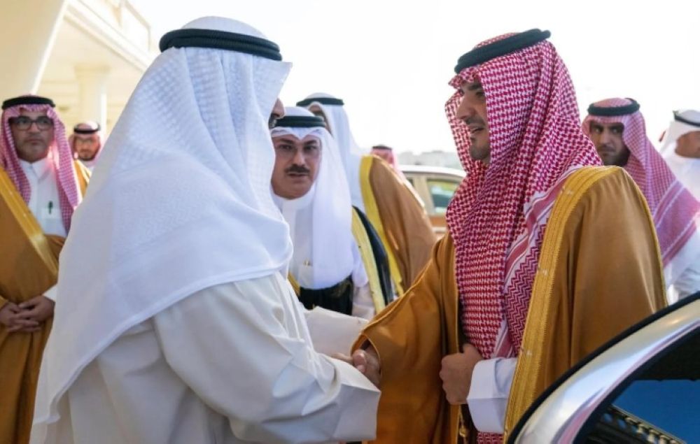 وزير الداخلية ينقل تعازي القيادة لأمير الكويت في وفاة الشيخ جابر مبارك الحمد الصباح