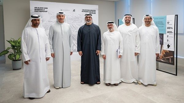 خالد بن محمد بن زايد يدشن شراكة استراتيجية بين مبادلة والدار